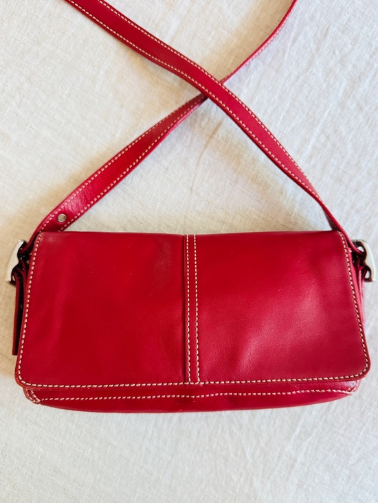 Coach Handbags - ♥️ Vintage Coach Soho Flap Shoulder Bag 4280 Red Glove Tanned Leather Y2K 2004